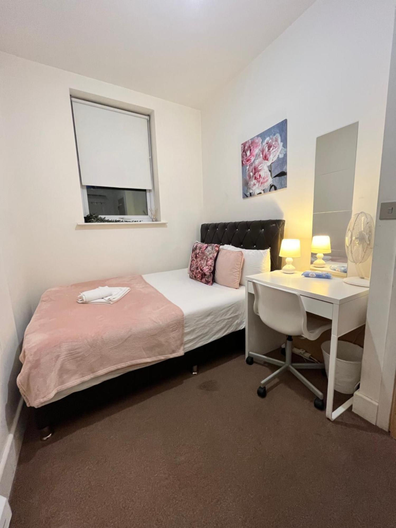 Metropolitan Coziness Private Bedrooms In Euston Station 161 Лондон Екстер'єр фото