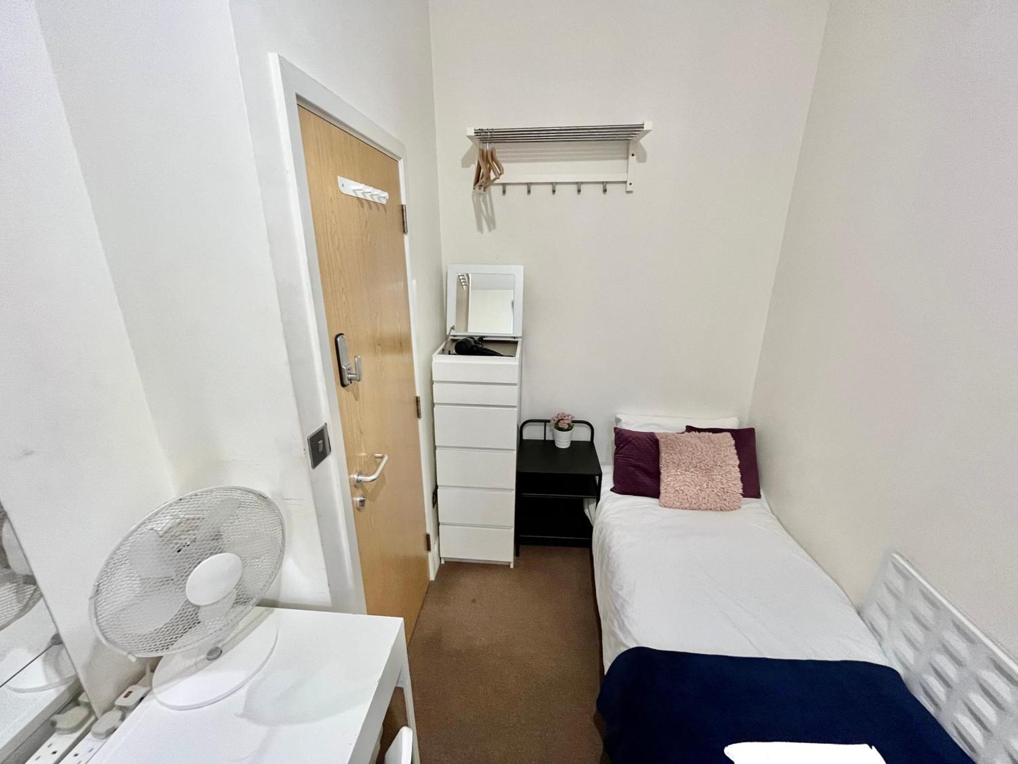 Metropolitan Coziness Private Bedrooms In Euston Station 161 Лондон Екстер'єр фото
