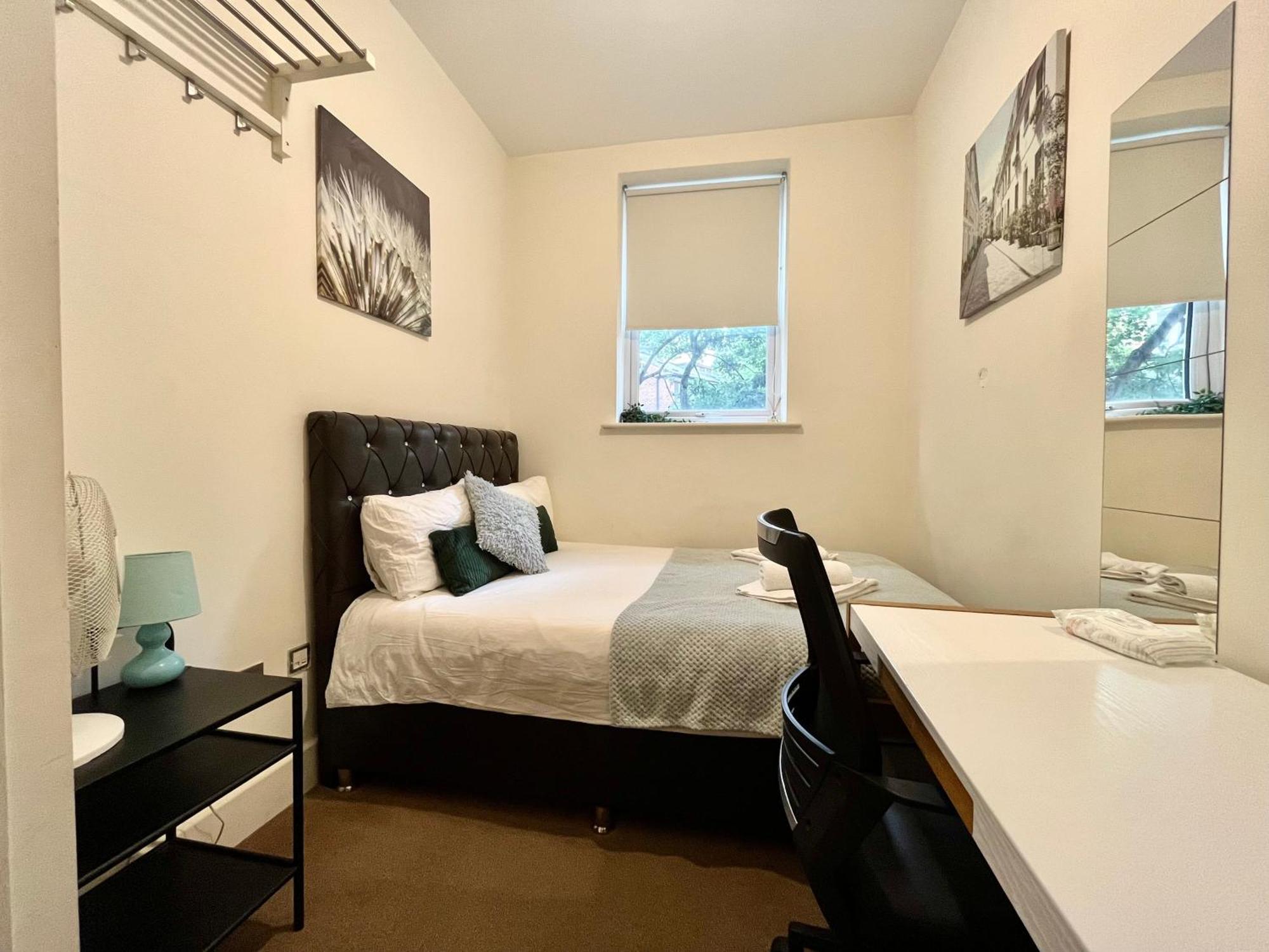 Metropolitan Coziness Private Bedrooms In Euston Station 161 Лондон Екстер'єр фото