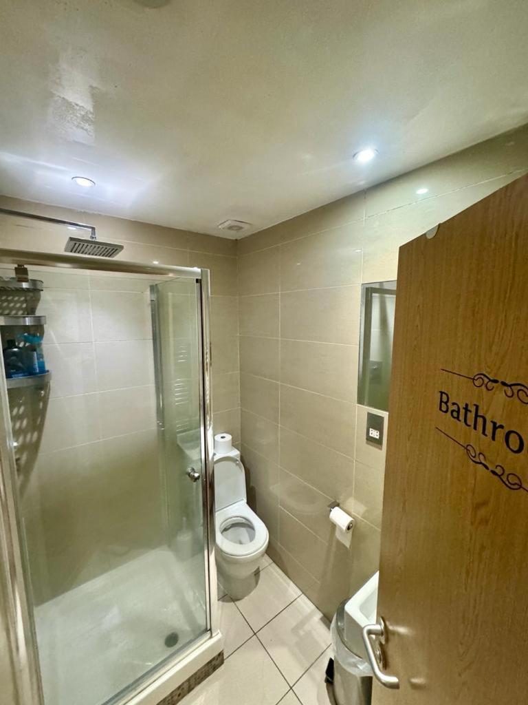 Metropolitan Coziness Private Bedrooms In Euston Station 161 Лондон Екстер'єр фото